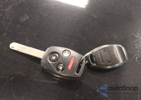 2010 Honda Pilot Touring z USA, uszkodzony, nr VIN 5FNYF4H9XAB005365